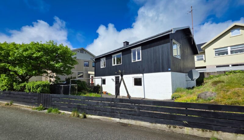 undir Heygnum 33 — 4r, 164m²